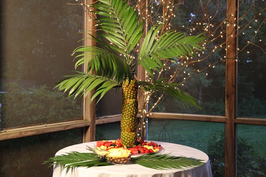 Pineapple Palm Tree Centerpiece Ideas